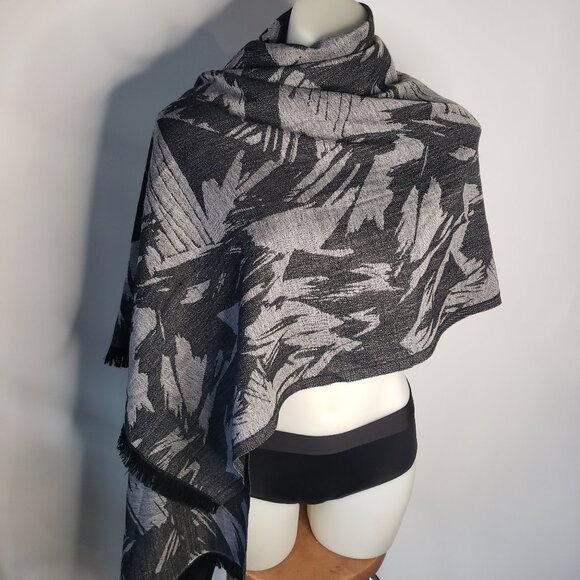 Soft + Cozy Lululemon Black Grey Long Scarf w Fringe - Picture 1 of 9